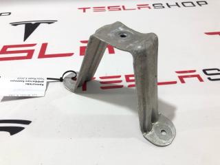 Кронштейн диффузора бампера заднего Tesla Model X 1 поколение 2019, 1049739-00-G