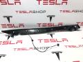 Датчик прижатия (накладка крышки багажника) Tesla Model X 1 поколение 2019, 1036579-00-C, 1056299-00-D - фото №4