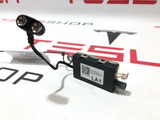 Антенна усилитель AM/FM Tesla Model X 1 поколение 2019, 1448944-00-C