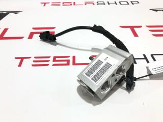 расширительный клапан кондиционера Tesla Model X 1 поколение 2019, 1050969-00-D, 1023883-00-I