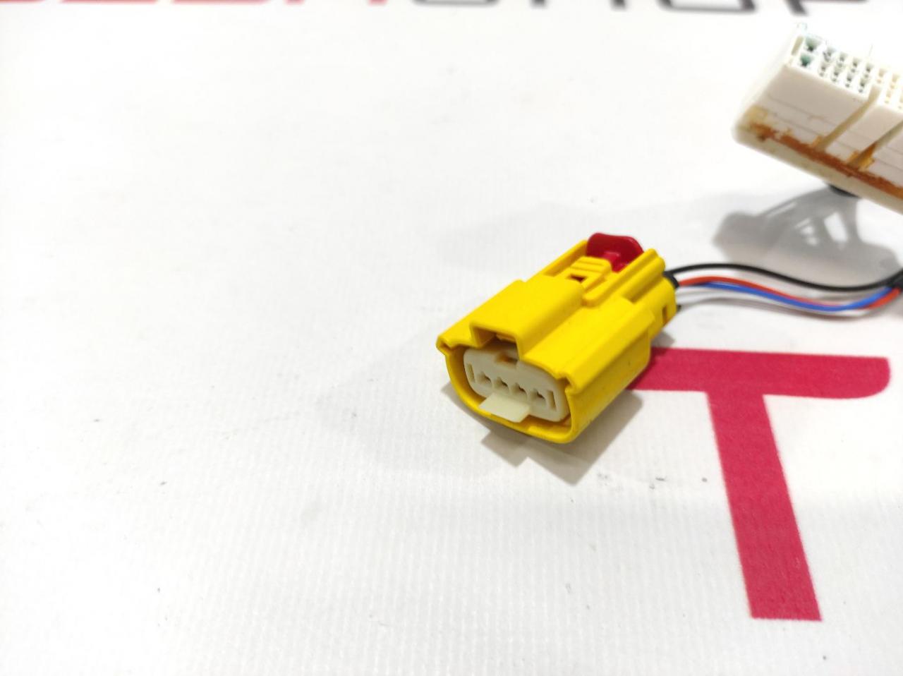 разъем (фишка) проводки Tesla Model X 1 поколение 2019, 3072429-00-B, 1072429-00-A, 2072429-00-A - фото №1