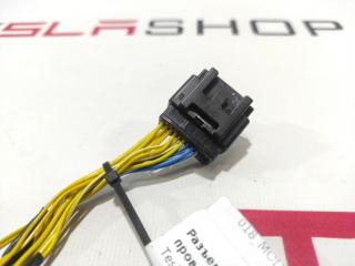 разъем (фишка) проводки Tesla Model X 1 поколение 2019, 3072447-02-C, 1135152-60-A, 2135152-81-C