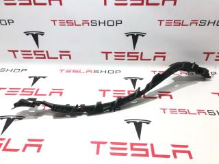 Кронштейн накладки, стойки C Tesla Model X 1 поколение [рестайлинг] 2022, 1079765-00-C, 1079765-00-B