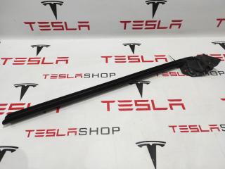 Уплотнитель стекла внутренний двери Tesla Model 3 1 поколение 2020, 1090495-00-E