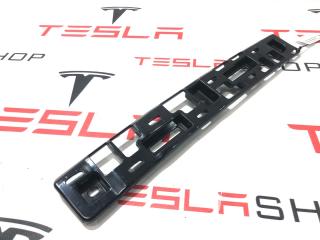 Кронштейн крепления накладки верхней дверного проема сокола Tesla Model X 1 поколение [рестайлинг] 2022, 1108821-00-B