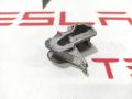 Направляющий ограничитель основной высоковольтной батареи Tesla Model S 1 поколение 2015, 1028600-00-B - фото №3