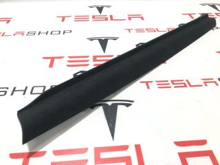 Накладка межсекционная подъемной задней двери Tesla Model X 1 поколение [рестайлинг] 2022, 1051556-06-C, 1053729-00-B