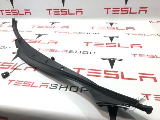 Накладка закрытия подъемной задней двери Tesla Model X 1 поколение [рестайлинг] 2022, 1041594-00-D