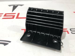 Кронштейн (опора) полки багажника Tesla Model X 1 поколение [рестайлинг] 2022, 1109512-00-B, 1625190-00-A
