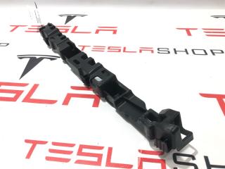 Кронштейн накладки, стойки В Tesla Model X 1 поколение [рестайлинг] 2022, 1050784-00-C