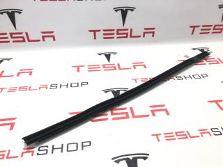 Уплотнитель стекла Tesla Model X 1 поколение [рестайлинг] 2022, 1032180-00-C, 1483694-00-A