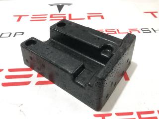Панель заполнения пустот (2-й ряд) Tesla Model X 1 поколение (2015 - 2021), 1092179-00-A