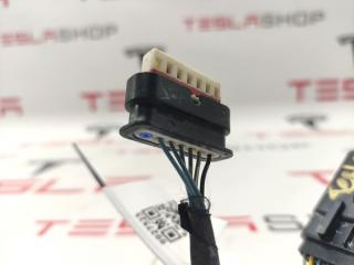 Фишка (разъем) электропроводка подкапотная Tesla Model X 1 поколение (2015 - 2021), 1032438-03-B