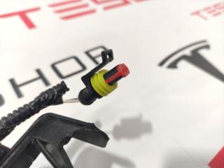 Фишка (разъем) электропроводка подкапотная Tesla Model X 1 поколение (2015 - 2021), 1032438-03-B