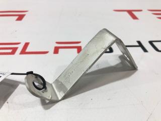 Кронштейн крепления контакта минус Tesla Model 3 1 поколение 2020, 1078345-00-A