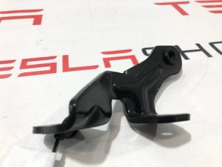 Кронштейн амортизатора капота (шаровый) Tesla Model 3 1 поколение 2020, 1089587-00-C