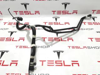 Патрубок системы охлаждения теплообменник (Chiller)-батарея Tesla Model 3 1 поколение 2020, 1077579-00-K