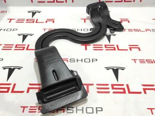 Воздуховод обогрева 2-го ряда сидений Tesla Model 3 1 поколение 2020, 1092163-00-A