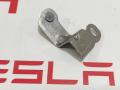 Кронштейн крепления внутренних панелей салона Tesla Model S 1 поколение 2015, 1013701-00-A - фото №2