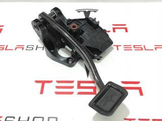 педаль тормоза Tesla Model 3 1 поколение 2020, 1044691-00-D
