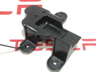 Кронштейн крепления ручки Tesla Model S 1 поколение [рестайлинг] 2018, 1008404-00-C