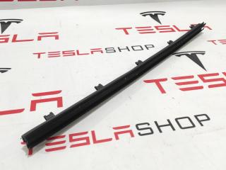 Уплотнитель стекла внутренний двери Tesla Model S 1 поколение [рестайлинг] 2018, 1038408-00-A