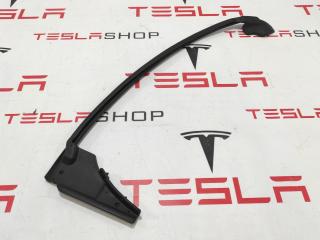 уплотнитель двери Tesla Model S 1 поколение [рестайлинг] 2018, 1005421-00-D