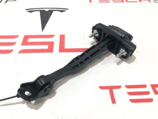 ограничитель открывания двери Tesla Model Y 1 поколение (2020 - 2025), 1500682-00-B