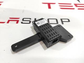 блок управления USB Tesla Model S 1 поколение [рестайлинг] 2018, 1080669-00-A