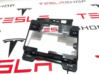 Кронштейн опорный компьютера MCU Tesla Model S 1 поколение [рестайлинг] 2018, 1058825-00-B
