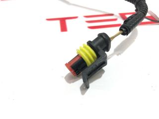 разъем (фишка) проводки Tesla Model X 1 поколение 2017, 1046132-00-B