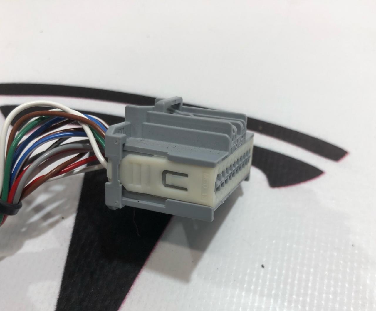 разъем (фишка) проводки Tesla Model X 1 поколение 2017, 2032438-01-A, 1046132-00-B - фото №1