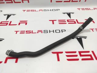 Шланг системы охлаждения чарджер - выход Tesla Model S 1 поколение [рестайлинг] 2018, 1065388-00-C