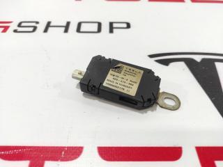 Антенна усилитель AM/FM Tesla Model 3 1 поколение (2017 - 2025), 1079735-00-A