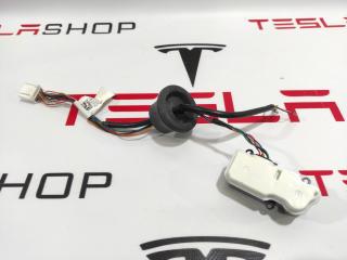 Люк порта зарядки Tesla Model 3 1 поколение (2017 - 2025), 1084856-00-G, 1099953-00-F