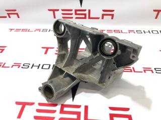 кронштейн компрессора кондиционера Tesla Model 3 1 поколение 2020, 1500696-00-B