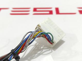 Фишка (разъем) электропроводка подкапотная Tesla Model X 1 поколение 2017, 1072447-82-A