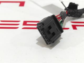 Фишка (разъем) электропроводка подкапотная Tesla Model X 1 поколение 2017, 1072447-82-A