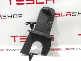 Кронштейн багажника боковой Tesla Model X 1 поколение 2019, 1066847-00-E