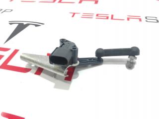 Датчик уровня пневмоподвески Tesla Model X 1 поколение 2019, 1027946-00-B