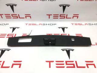 накладка двери (крышки) багажника Tesla Model X 1 поколение 2019, 1037897-00-E, 1037898-00-D
