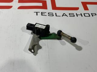 Датчик уровня пневмоподвески Tesla Model S 1 поколение 2014, 6006514-00-B