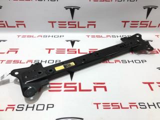 Поперечная балка усиления стаканов Tesla Model Y 1 поколение 2021, 1521274-00-B