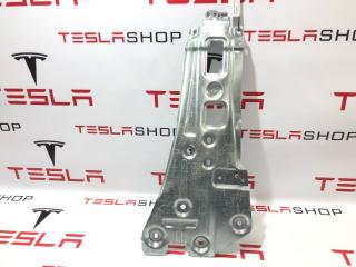 Кронштейн багажника боковой Tesla Model X 1 поколение 2019, 1051362-S0-D, 1086806-00-A