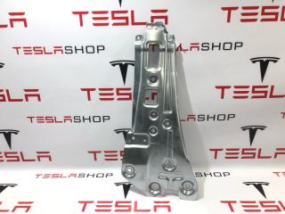 Кронштейн багажника боковой Tesla Model X 1 поколение 2019, 1051361-S0-D, 1086805-00-A