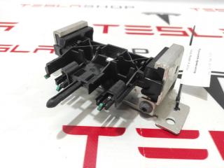 Крышка-фиксатор Tesla Model X 1 поколение 2019, 1056505-00-E