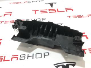 Кронштейн напольный 2-го ряда сидений Tesla Model X 1 поколение 2019, 1132786-00-A