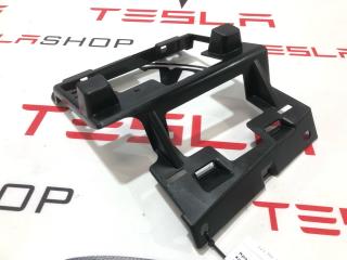 Кронштейн опорный компьютера MCU Tesla Model X 1 поколение 2019, 1058825-00-C, 1058769-00-B