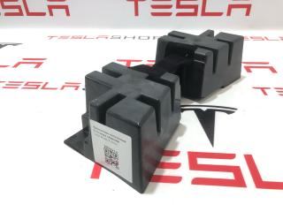 Кронштейн напольный 2-го ряда сидений Tesla Model X 1 поколение 2019, 1132784-00-A