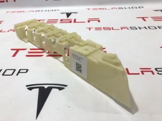 Кронштейн внешний сидений 2-го ряда Tesla Model X 1 поколение 2019, 1089759-00-B